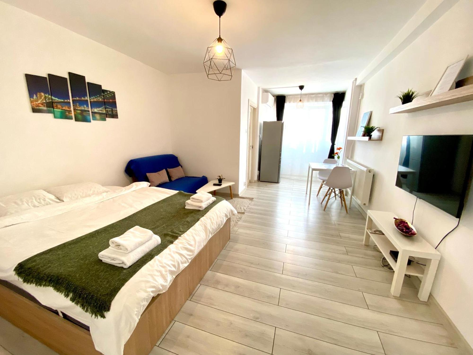 1 Mega Mall National Arena Apartment *
